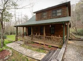 Rushing Creek Cabin - Secluded Mountain Cabin with Outdoor Fire Pit