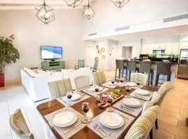 Bristol Lake House - Private Pool - King Beds - Next to El Faro Beach Club