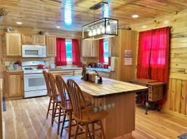 The Red Pine, vacation home in Saint Ignace