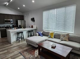 Luxury family-friendly 2BR Home near downtown SD, hotell i National City