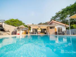 Bungalow with private pool only 15min from Tamarindo Beach, bungalov v destinaci Tamarindo