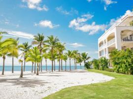 Next to Puntarena Beach Club! - Amazing Balcony - Sleeps 6, hotel en Boca de Río Hato