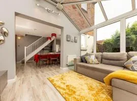 iStay Here Ltd - 1 Bed House with Wifi and Parking - An African Adventure