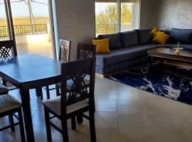 New apartment with water view, hotel s parkiralištem u gradu 'El Jadida'