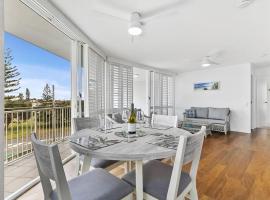 Kawana Beachside Getaway 1 Bedroom Apartment, hotel near Kawana Waters Marina, Buddina