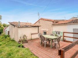 Lovely Home In Mortagne-sur-gironde With Wifi, hotel in Mortagne-sur-Gironde