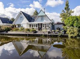 Beautiful holiday home in Kropswolde with private terrace, goedkoop hotel in Kropswolde