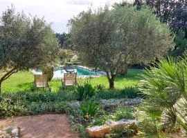 AU CLOS DU PRESSOIR sauna spa et piscine au coeur d'un vignoble