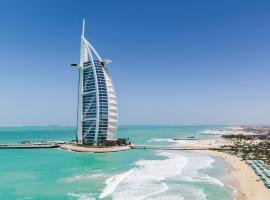 Burj Al Arab Jumeirah, viešbutis Dubajuje, netoliese – Burj Al Arab dangoraižis