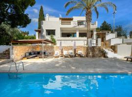 Villa Romero Renovated, hotel near Privilege Ibiza, Sant Rafael