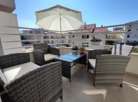 Lucy Apartment Split, hotelli Splitissä lähellä maamerkkiä City Center One -ostoskeskus