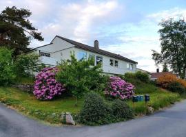 Holiday home with seaview in Flekkefjord، فندق في فليكهافيود