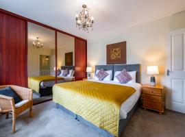 Foleys Ardmullen Townhouses, luxury hotel in Kenmare