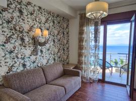 Agnanti villa Seafront with Pool, hotel in Paliouri