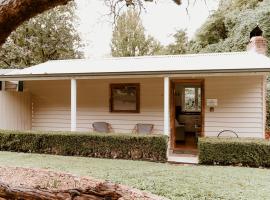 The Mulberry Cottage, lodge in The Patch