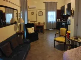 Near AirportAnd metropolitan Penelopi Cozy Home
