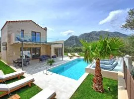 Villa Silentium Olia by PosarelliVillas