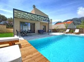 Villa Silentium Ionia by PosarelliVillas