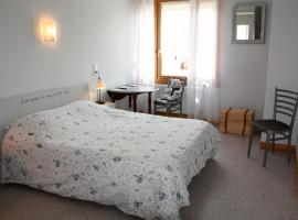 Le Relais du Coustoubi, hotel v destinaci Campouriez