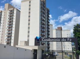 Apartamento próximo a Canção Nova, hotel em Cachoeira Paulista