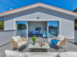 Villa Serena vista mare, hotel v destinaci Lacona