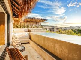 Panoramic 3BR PH with Private Pool - Essentia A207, hotel in Tulum