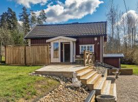 Nice Home In Bettna With Sauna, Wifi And 1 Bedrooms, rumah kotej di Bettna