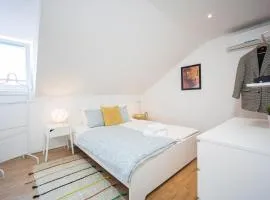 Top-Floor Apartment in Trogir Center