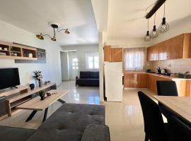 Ammos Luxury Apartments, lejlighed i Amaliada