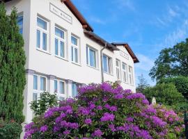 Ferienwohnungen Stranddistel - Apartments von 30 bis 75 qm, hotel in Zinnowitz