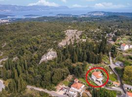 Holiday house with a parking space Zrnovo, Korcula - 21067、Žrnovoのホテル