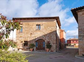 Spacious House in Llano de Bureba with Fireplace & Mountain View, hotel en Llano de Bureba