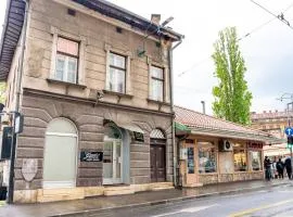 Bascarsija Guesthouse - Private Bath, TV & AirCon