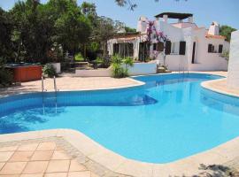 Private Villa ORIONE, vila u gradu Porto Červo