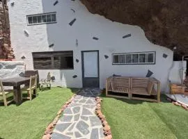 Cueva rural " Old London " with Jacuzzi and swimming pool
