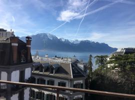 Loft with rooftop, stunning view of the lake!, cheap hotel in Montreux