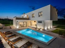 Modern Villa M30 with private pool, 3 en-suite bedrooms
