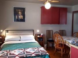 Luisa's guest suite, pet-friendly hotel in Keremeos