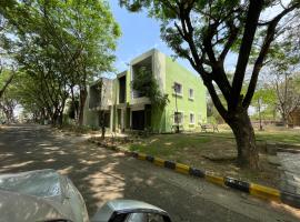 Samruddhi farms rooms S1 near mihan, hotel v destinácii Nagpur