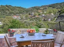 Stone house for relaxation in Elos