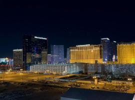 Condo at Platinum Hotel Strip View, apartmen servis di Las Vegas