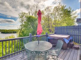 Cozy Cottage in Taylorsville Hot Tub and Lake Views, hotel en Taylorsville