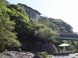 Gyokusenkaku