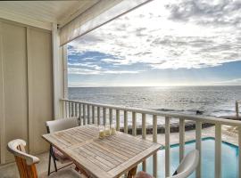 Oceanfront Condo & Walking Distance to Beach and Town- Hale Kona Kai 207 by Casago Kona