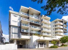 Luxurious 3BDR Townhouse in Great Location, hotell i Brisbane