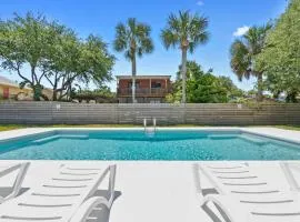 Paradise Palms - Sand Dollar Suite - Pool - Steps to Ocean - 10 min to Downtown!