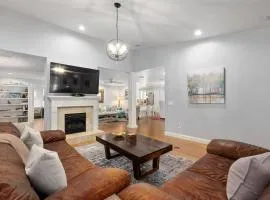 Fountain of Youth House - Scenic Downtown Retreat