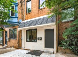 2BR in Heart of Queen Village - walk to everything!