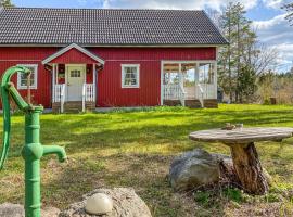 Cozy Home In Klintehamn With Wifi, villa in Klintehamn