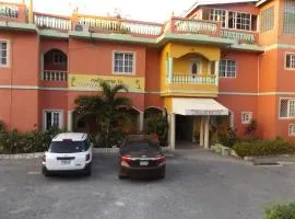 Tropical Court Hotel